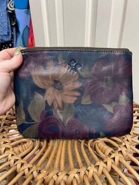 Patricia Nash floral Wristlet